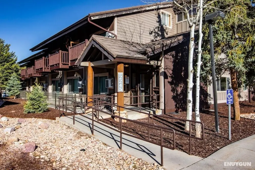 White Pines Prospector Square Studio Suite - Dış Mekan