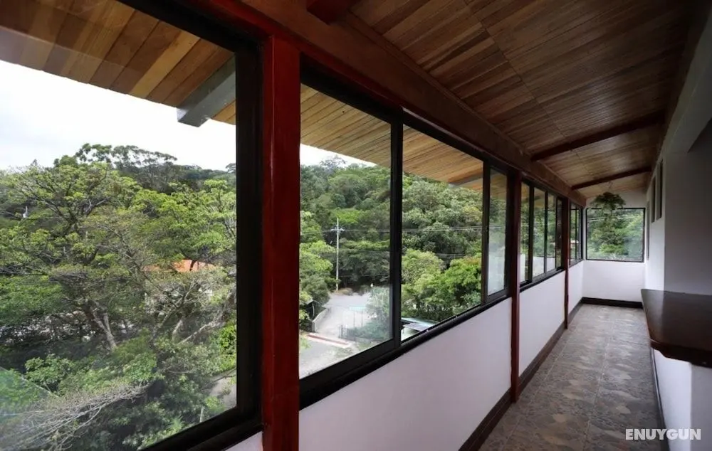 Whitehouse Bed and Breakfast - Dış Mekanlar
