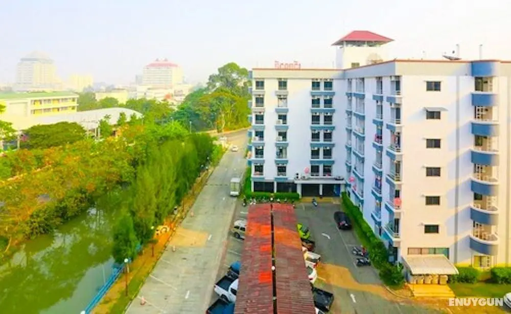 Wiangwalee Hotel - Dış Mekan