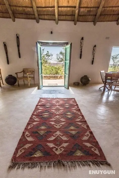 The Wild Blue Lodge SAFARI & SPA - Lobi