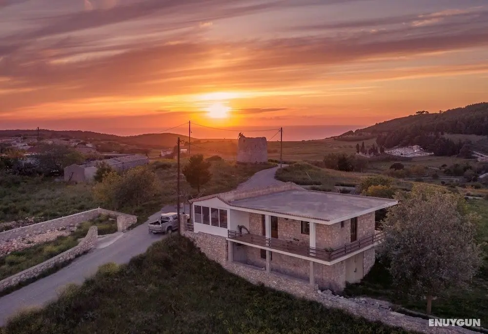 Villa Windmill Sunset - Öne Çıkan Resim