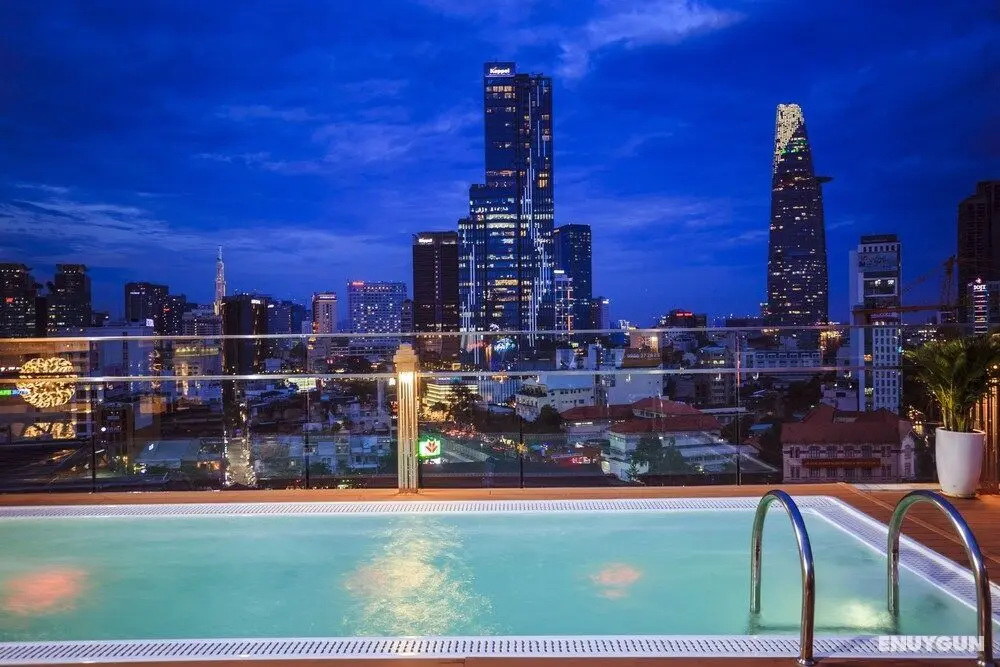 Winsuites Saigon - Havuz