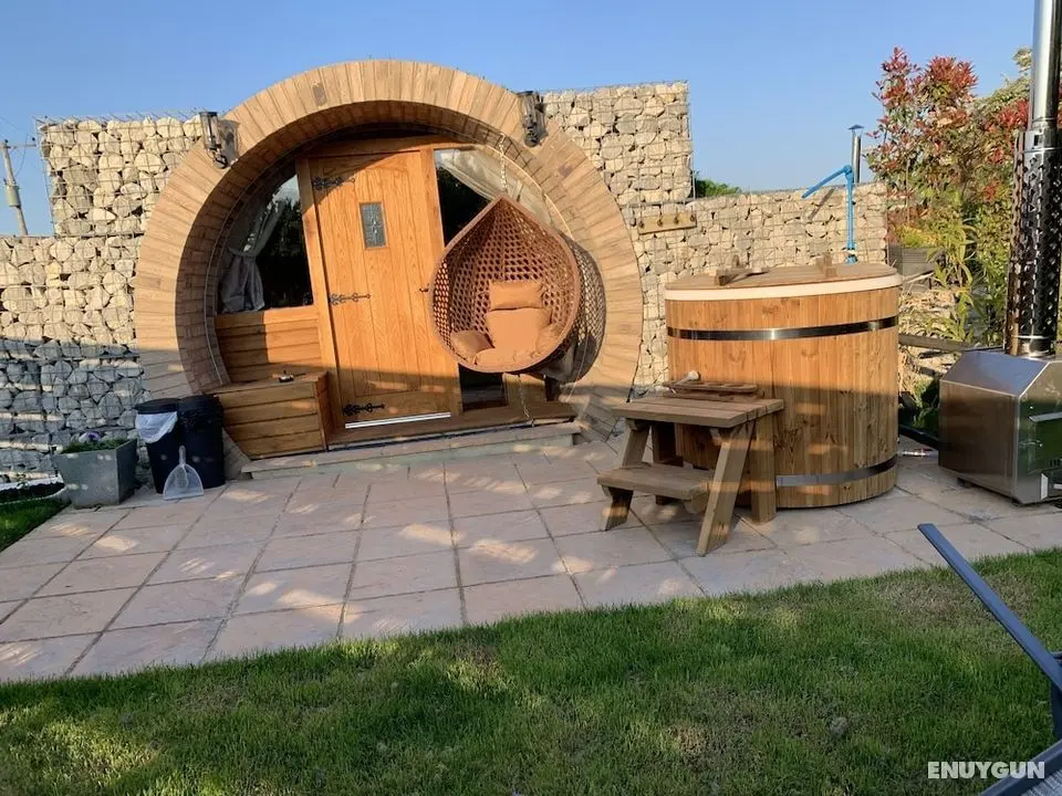 Winter Escape Luxury Hobbit House With hot tub - Öne Çıkan Resim