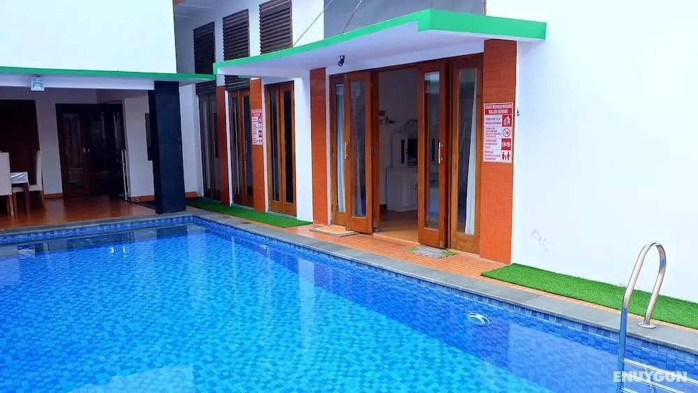 Villa Wirosaban with Private Pool by Simply Homy - Öne Çıkan Resim