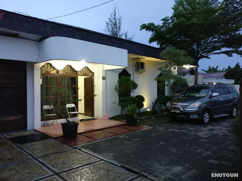 Wisma Liontine - Dış Mekan