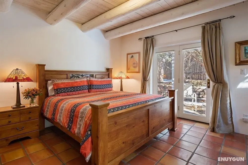 Wisteria - Delightful Updated Family Home, Seven Blocks to the Plaza - Oda