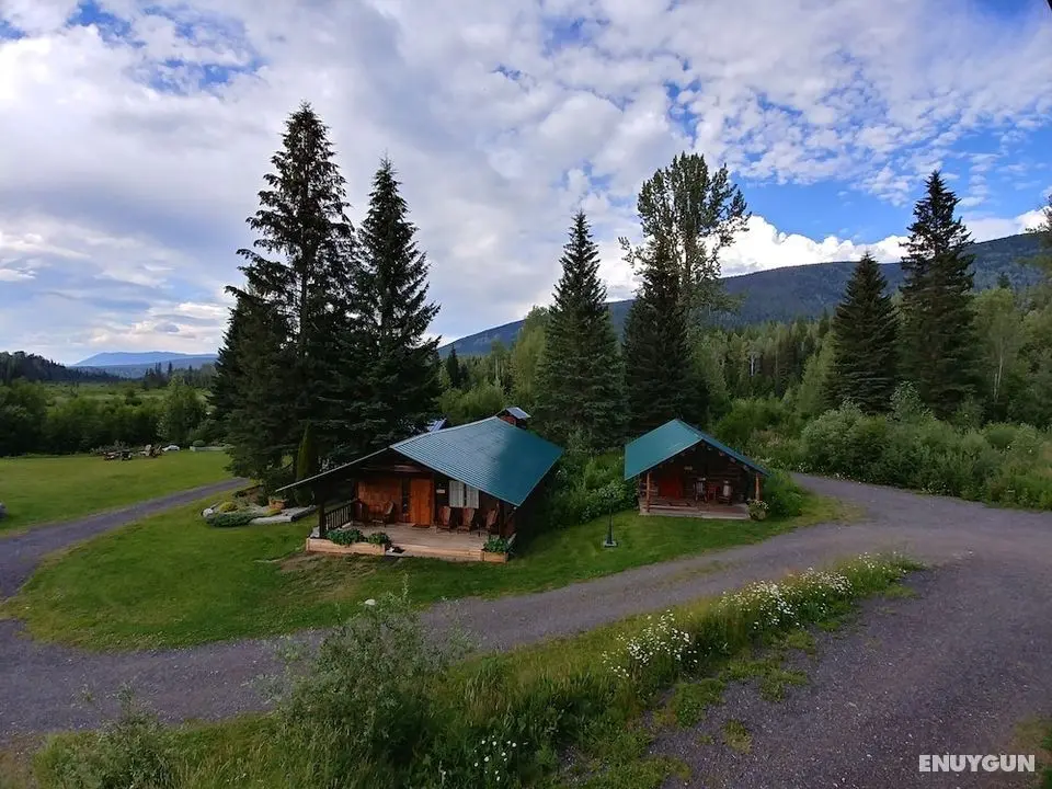 Wolfwood Guest Ranch - Öne Çıkan Resim