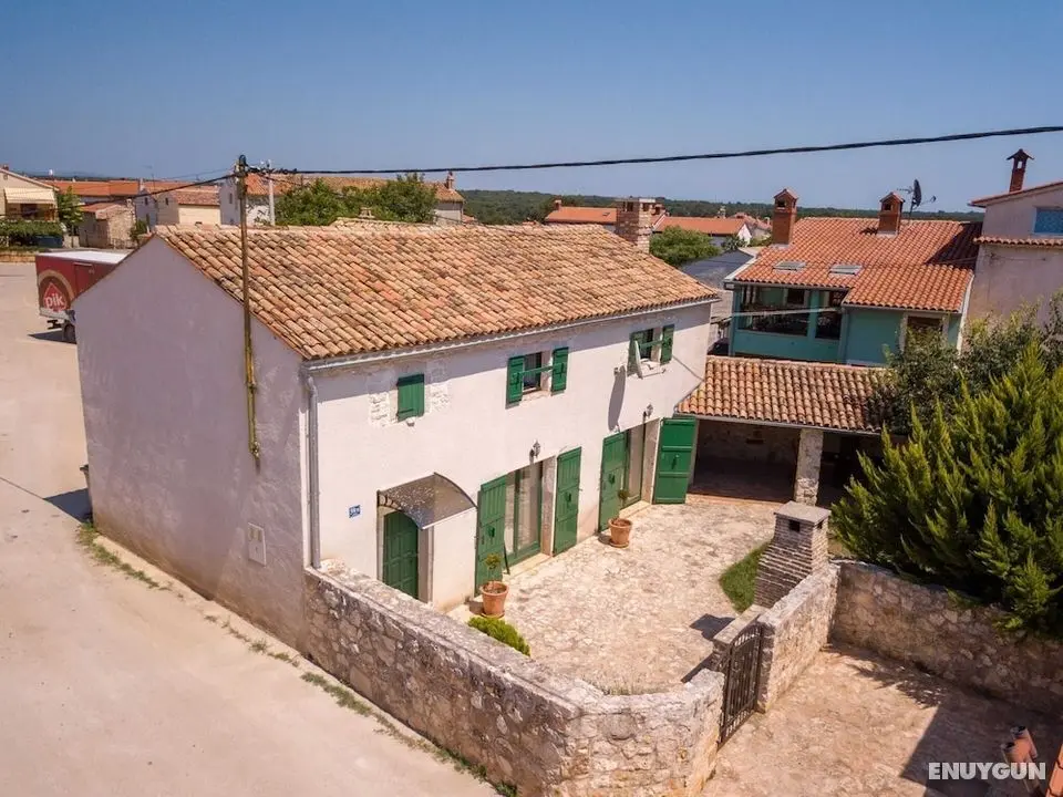 Wonderful Holiday Home in Pula With Garden and Terrace - Öne Çıkan Resim