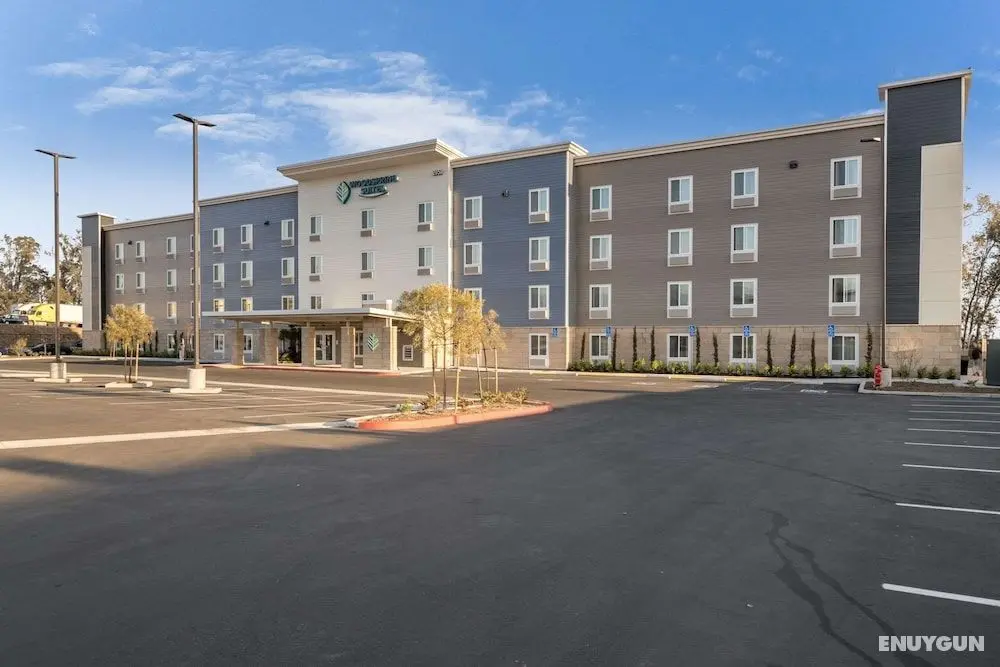 WoodSpring Suites Colton - Dış Mekan
