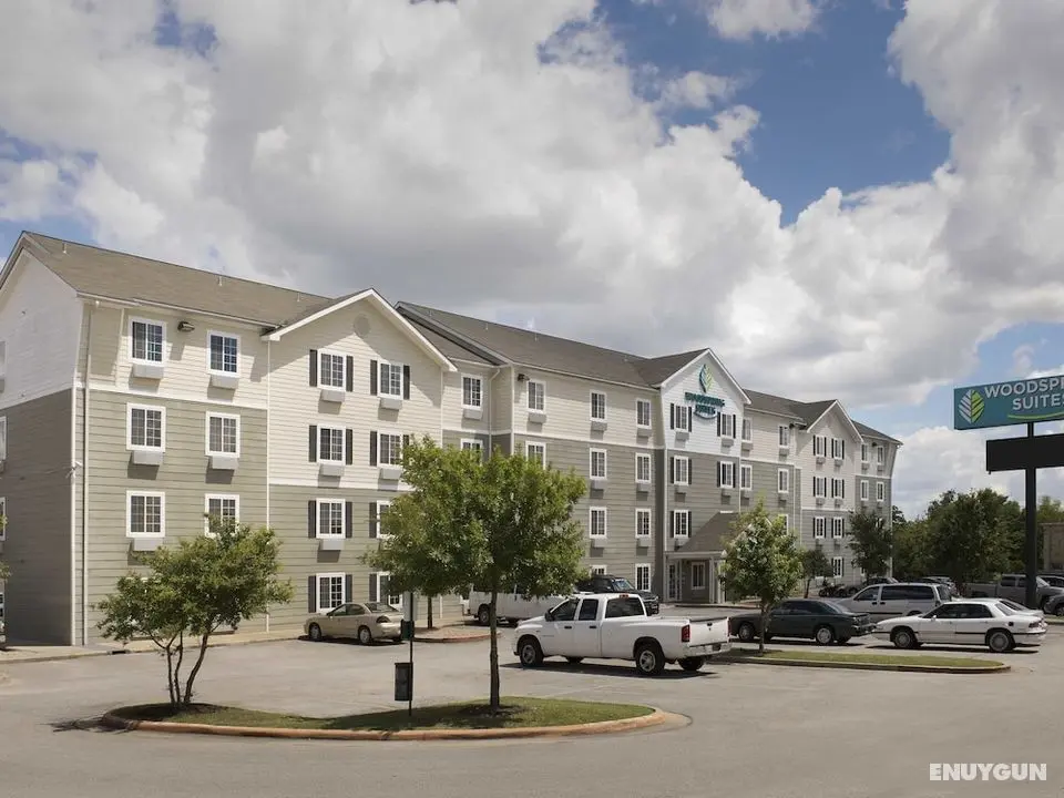 WoodSpring Suites Columbus Fort Benning Bldg 1 - Otopark