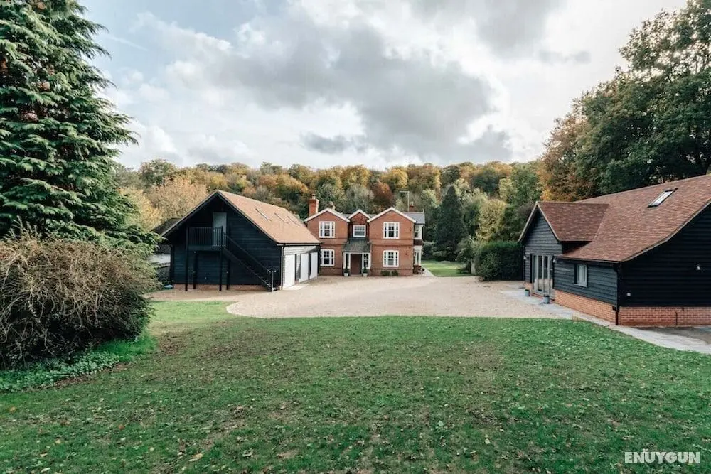 Woodvale Retreat - Sleeps 20 - Oda