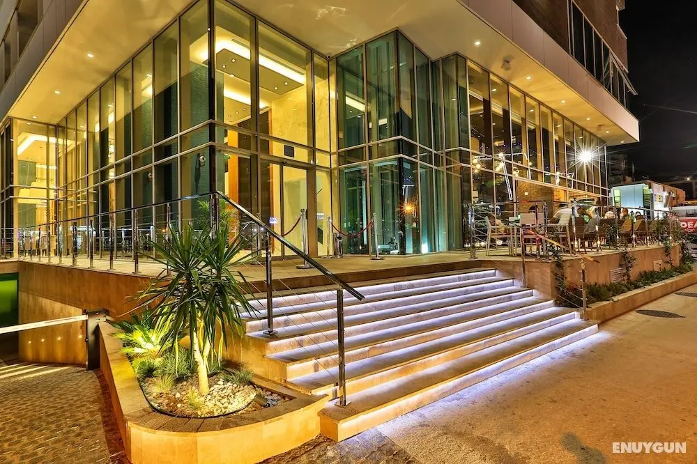 Hotel Wow - Öne Çıkan Resim