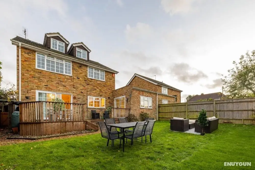 The Wycombe House - Inviting 5bdr House With Garden - Oda