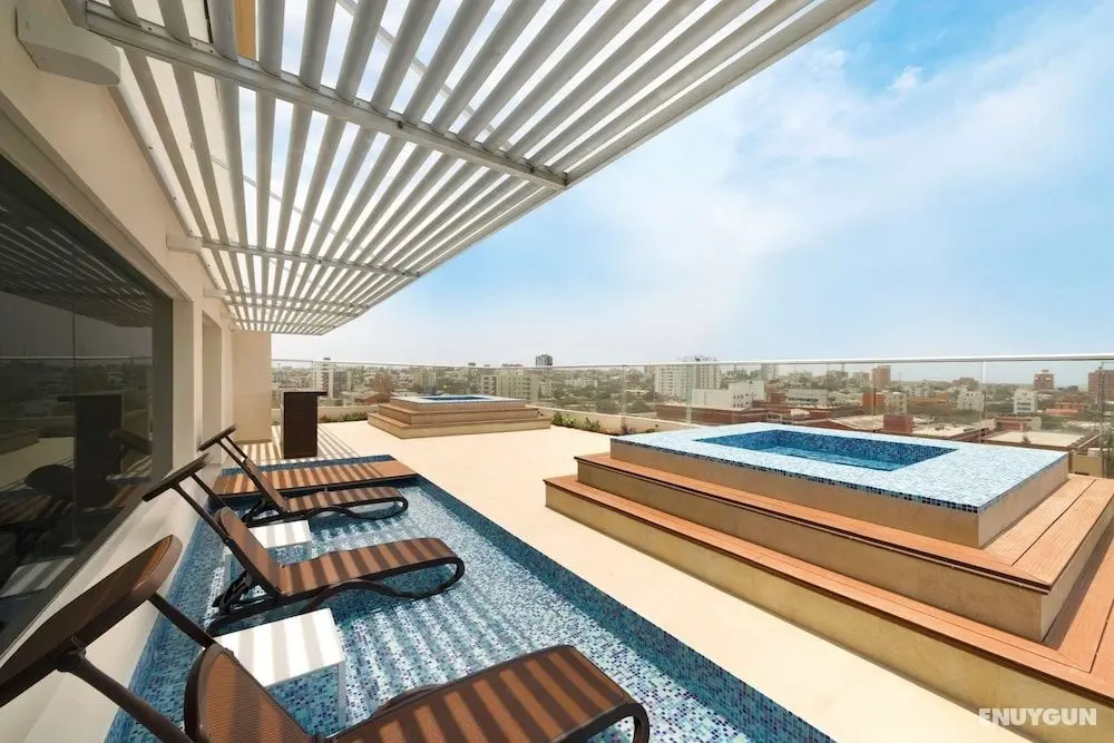 Wyndham Garden Barranquilla - Havuz