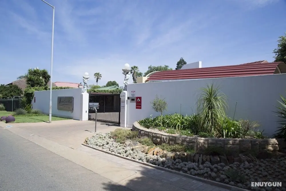 Xaviera Guest House - Öne Çıkan Resim