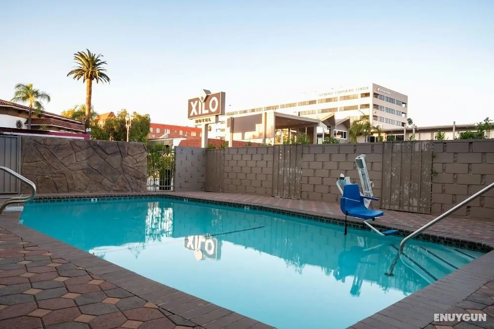 Hotel Xilo Glendale - Havuz
