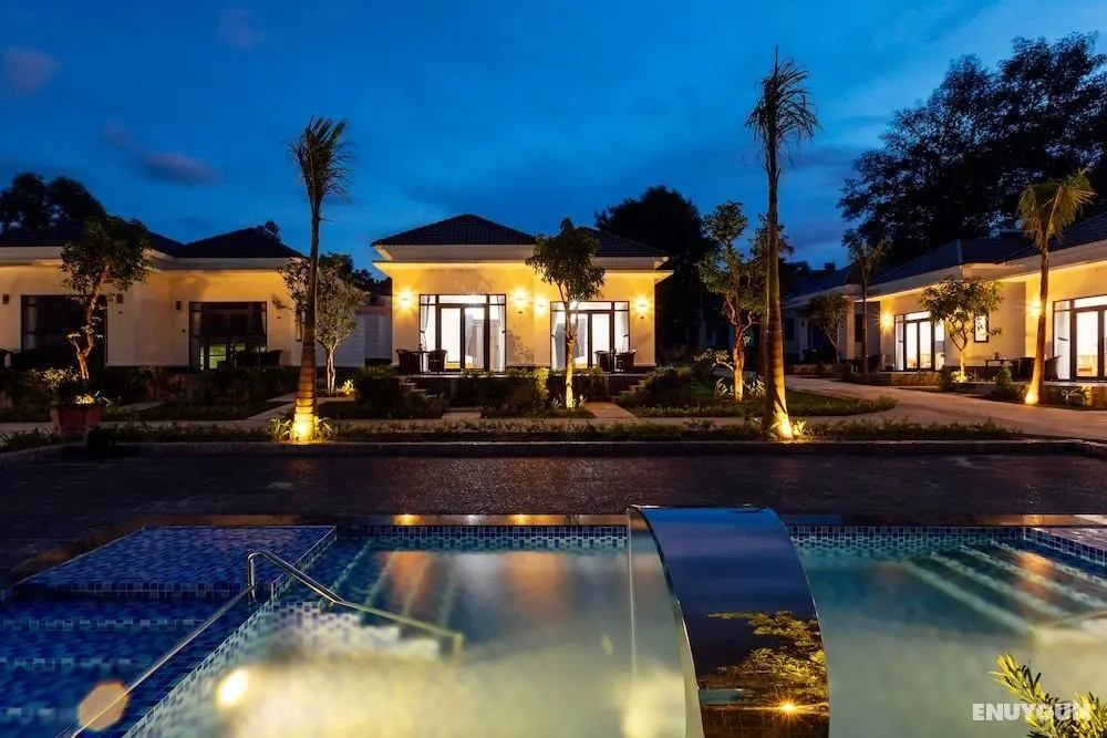 Xuan Hien Resort Seapearl Phu Quoc - Havuz