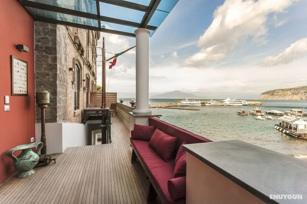 Yacht Club Capo Cervo Suites - Dış Mekan