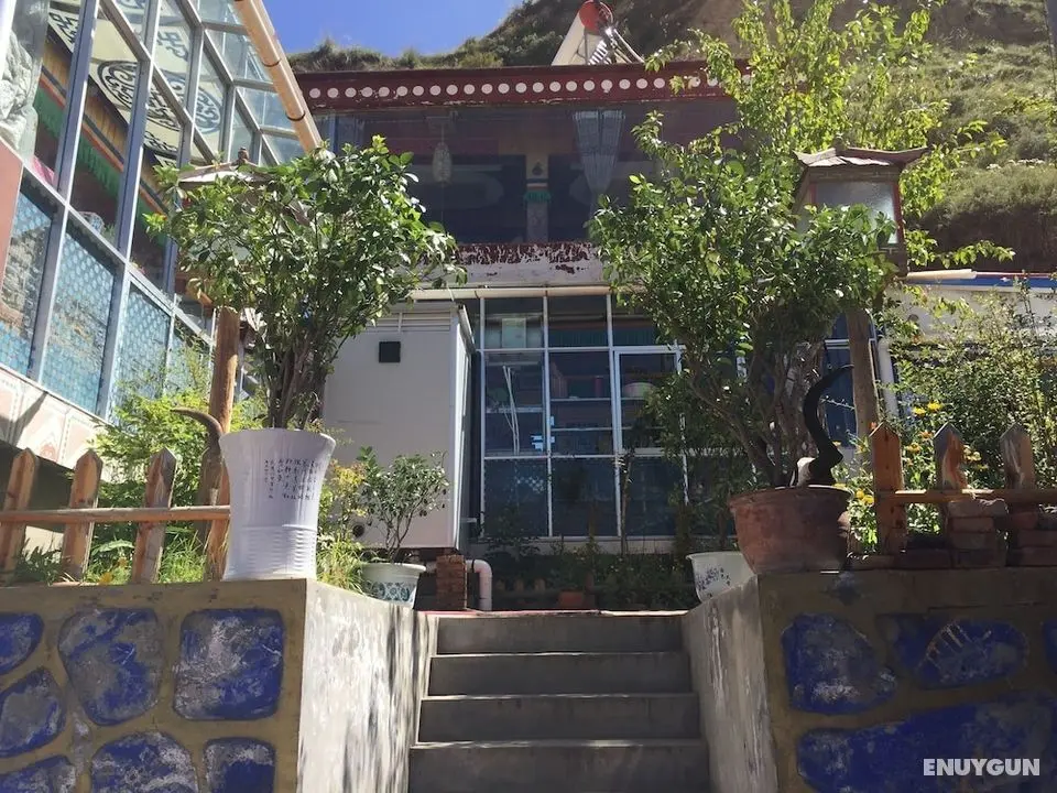 Yangkor Tibetan Homestay - Hostel - Dış Mekan