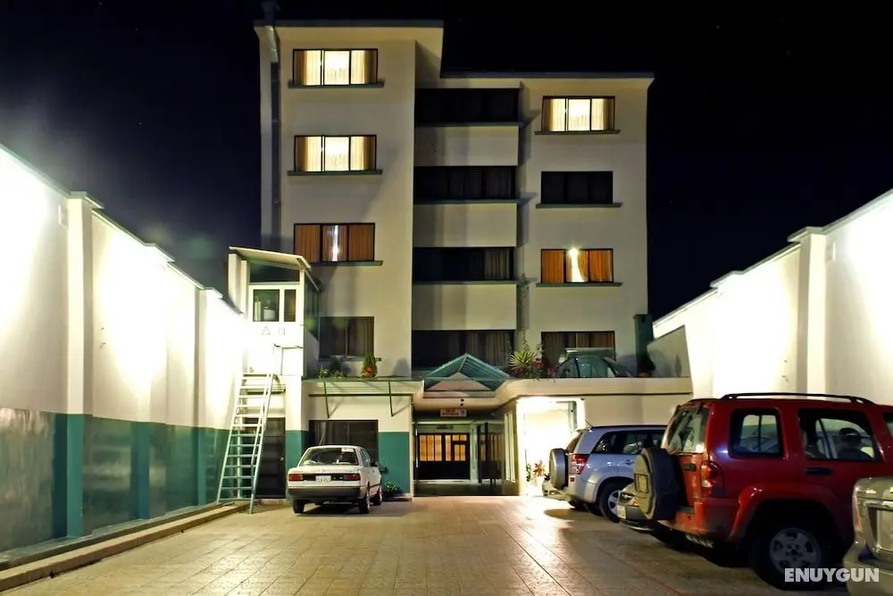 Hotel Yanuncay - Otopark