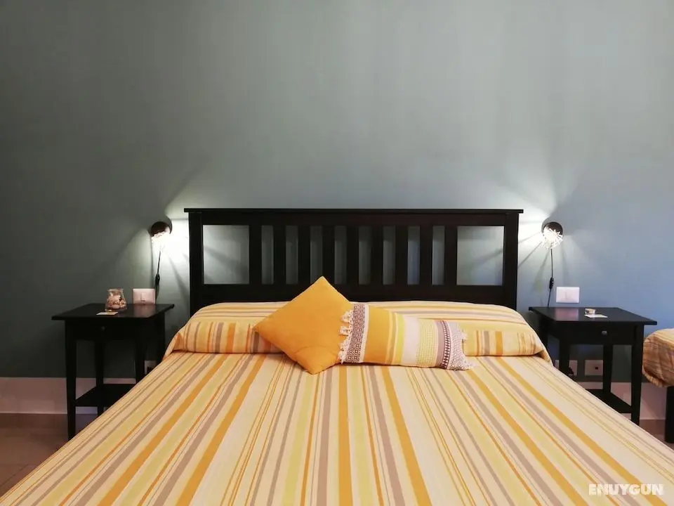 The Yellow House - Öne Çıkan Resim