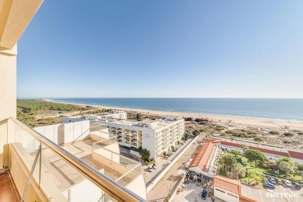 Yellow Praia Monte Gordo - Plaj