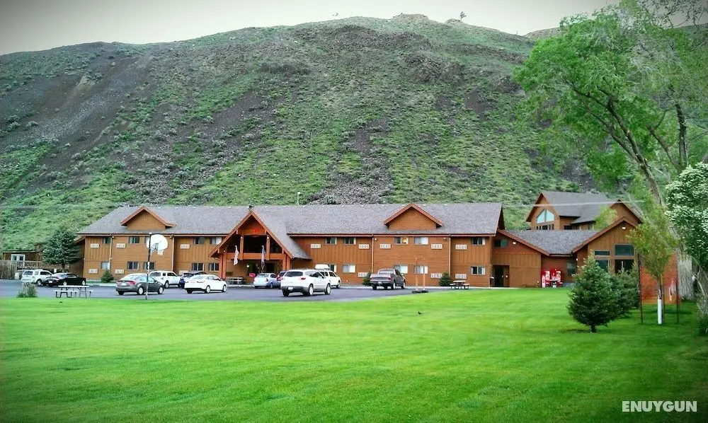 Yellowstone Village Inn and Suites - Öne Çıkan Resim