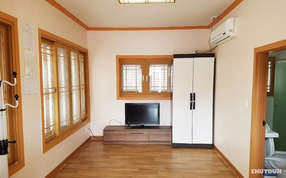 Yeongam Seonhyanggwan Hanok Pension - Oda