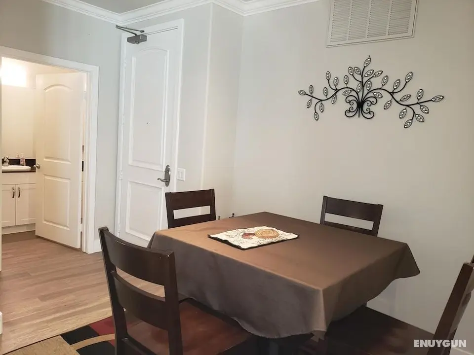 Yes it s Right 2 Suites and 3 Baths in the Heart of San Diego FB2 - Öne Çıkan Resim