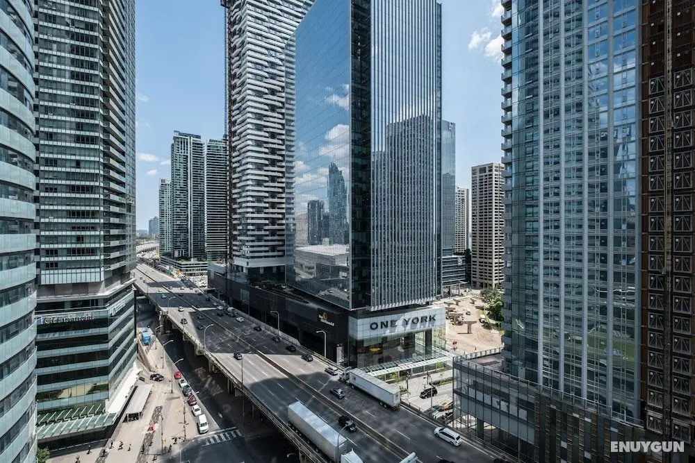 York Street Condos Tower 1 - Dış Mekan