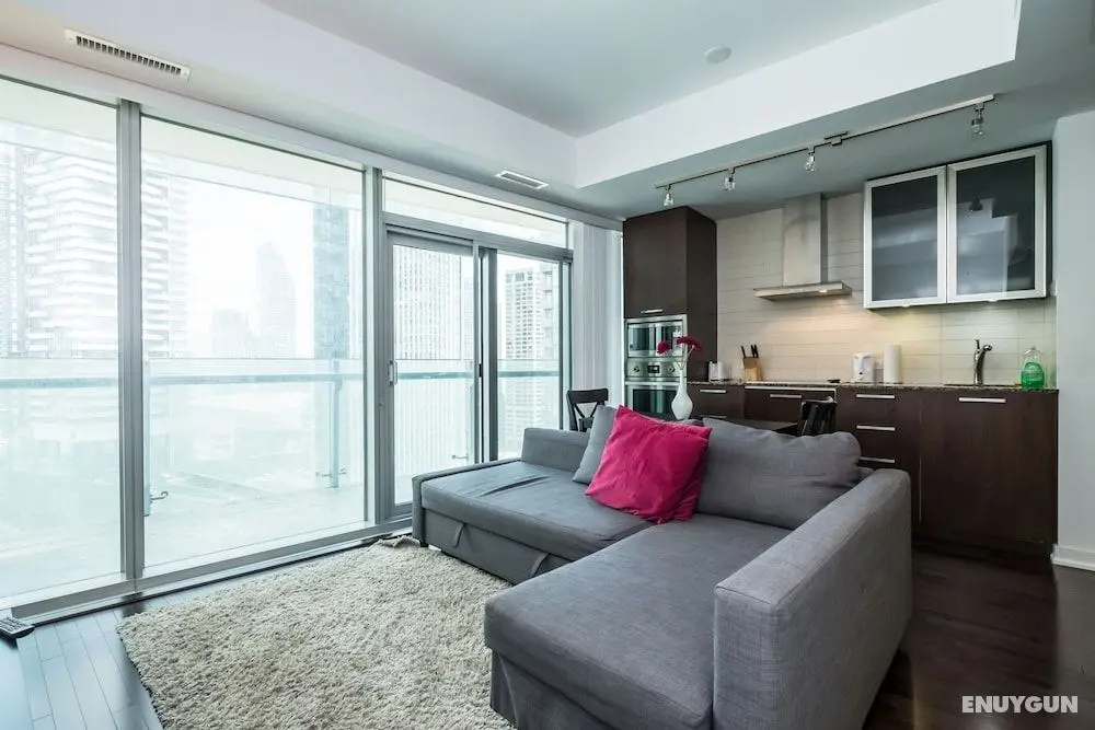 York Street Condos Tower 1 - Öne Çıkan Resim