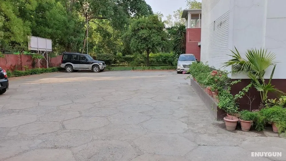 YWCA International Guest House - Otopark