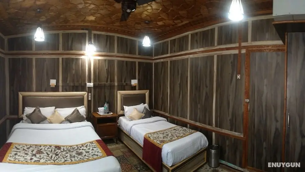 Zaffer Group of Houseboats - Öne Çıkan Resim