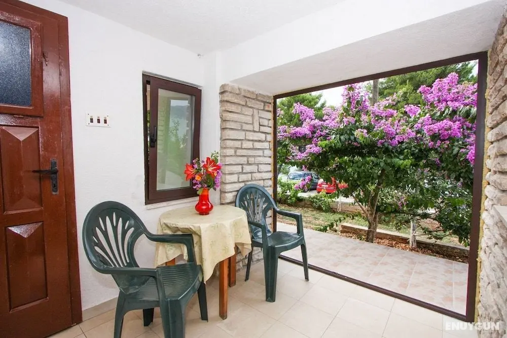 Žana - Close to Beach - A2 Mali - Öne Çıkan Resim
