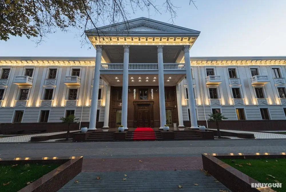 Zarafshon Parkside Hotel - Dış Mekan