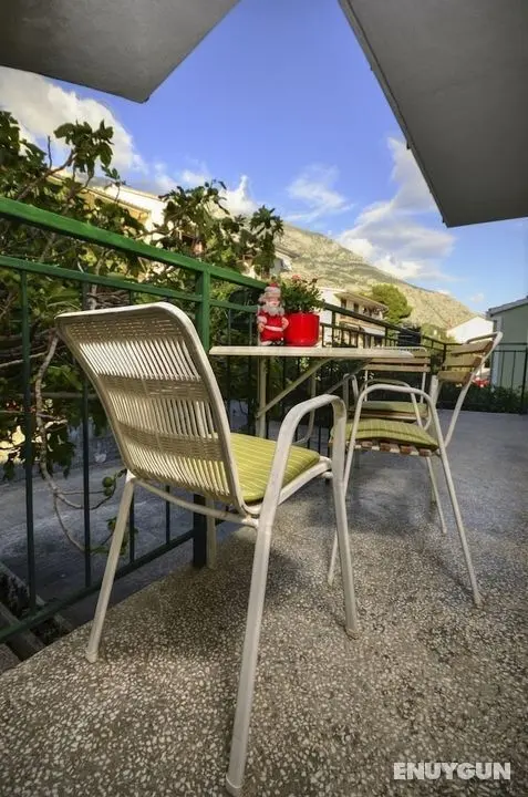 Zrine - Comfortable With a Balcony - A1 - Öne Çıkan Resim