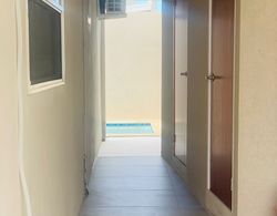 1-bed Self Contained Apartment in Noord With Pool İç Mekan