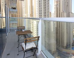 1 Bedroom Apartment in Continental Tower Oda Düzeni