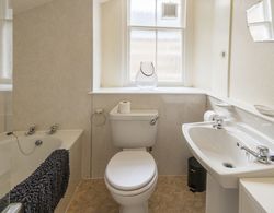 1 Varis Apartments Banyo Tipleri