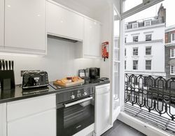 10 Curzon Street Apartments by Mansley Oda Manzaraları
