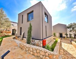 14 Premium Villas with Restaurant & Tennis Court in Nature - Notos Club Dış Mekan