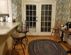 1860 House Inn and Vacation Rental Home Genel
