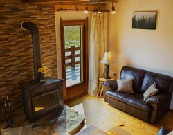 2 Bedroom Holiday Chalet With Views + Log Fire Oda Düzeni