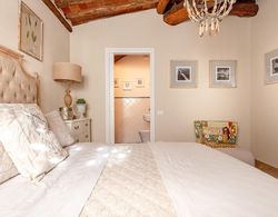 2 Bedrooms Panoramic Penthouse Apartment With Balcony Inside the Walls of Lucca Oda