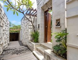 2 Bedrooms Private Pool Beachfront Villa With En-suite Bathrooms in Seminyak Dış Mekan