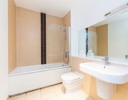 2 Beds Executive Apt in Liverpool St by City Stay London Banyo Tipleri