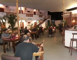 27 Cafe Zanzibar Airport Hotel Genel