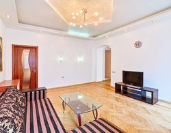 3 Bedroom Apartment near Deribasovskaya İç Mekan