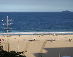 3 Bedroom Apartment Overlooking the Beach of Copacabana Cavirio Atl702 Oda