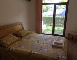 4 Star One Bedroom Apartment With Garden Oda Düzeni